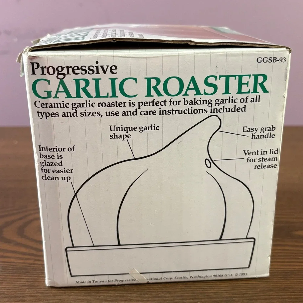 Ceramic Garlic Roaster Garlic‎ Shaped Tan New Excellent